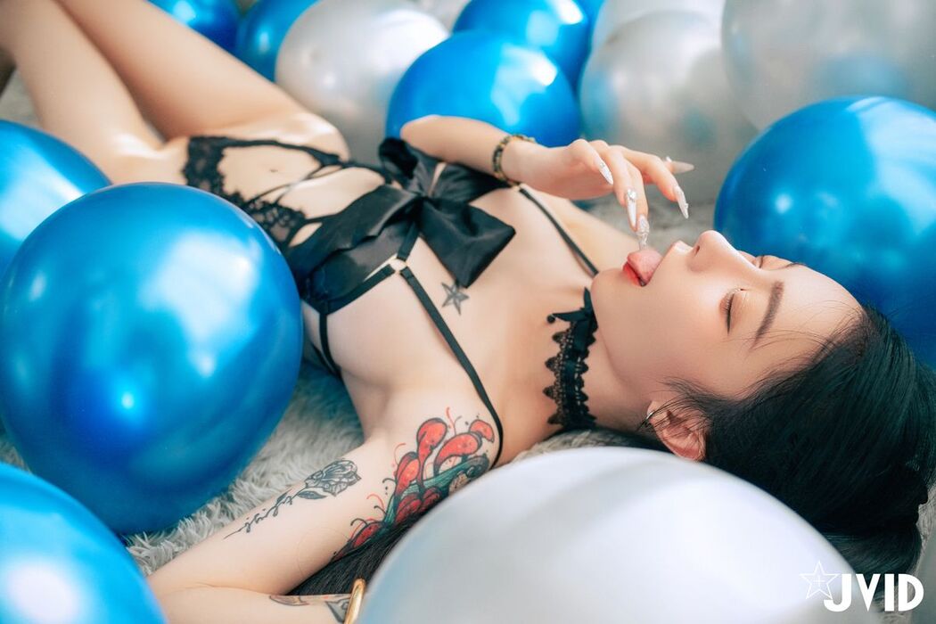 JVID Piao Piao Ge 飄飄哥 &#8211; 最狂尺度生日特輯 極細丁無膚膠 色色の裸體生日趴－飄飄 慶生被脫光光塗抹奶油 超細線丁無膚膠擠出誘人駱駝蹄 屁股翹高背後位視角超色慾 超誘人裸體奶油慶生影片熱映中 Part02 (63P)