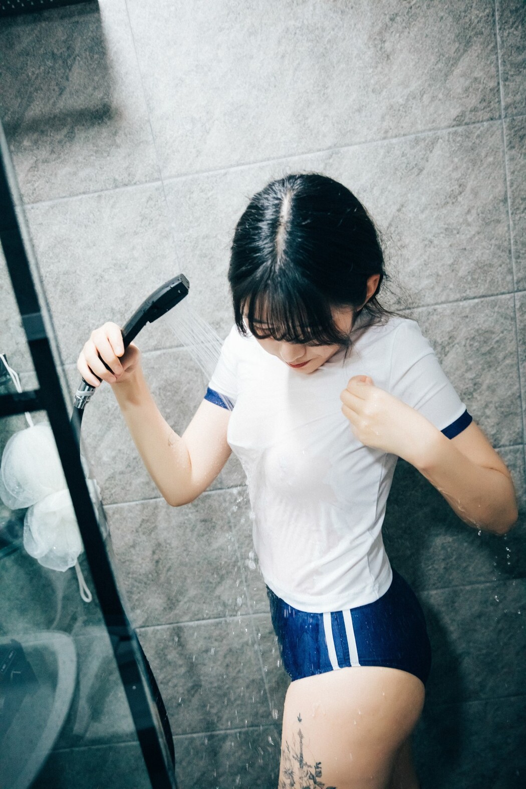 Loozy SonSon 손손 – Date At Home S Ver