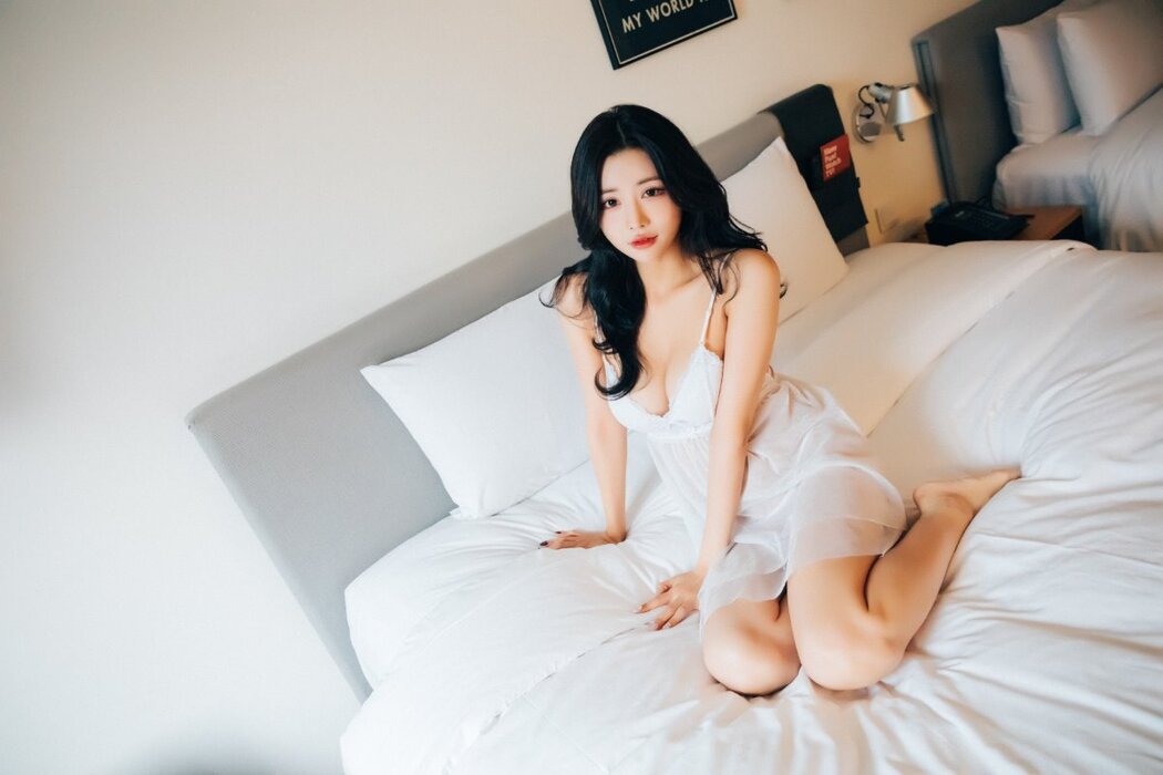 Loozy YeonYu 연유 – Take Off A Sticker A