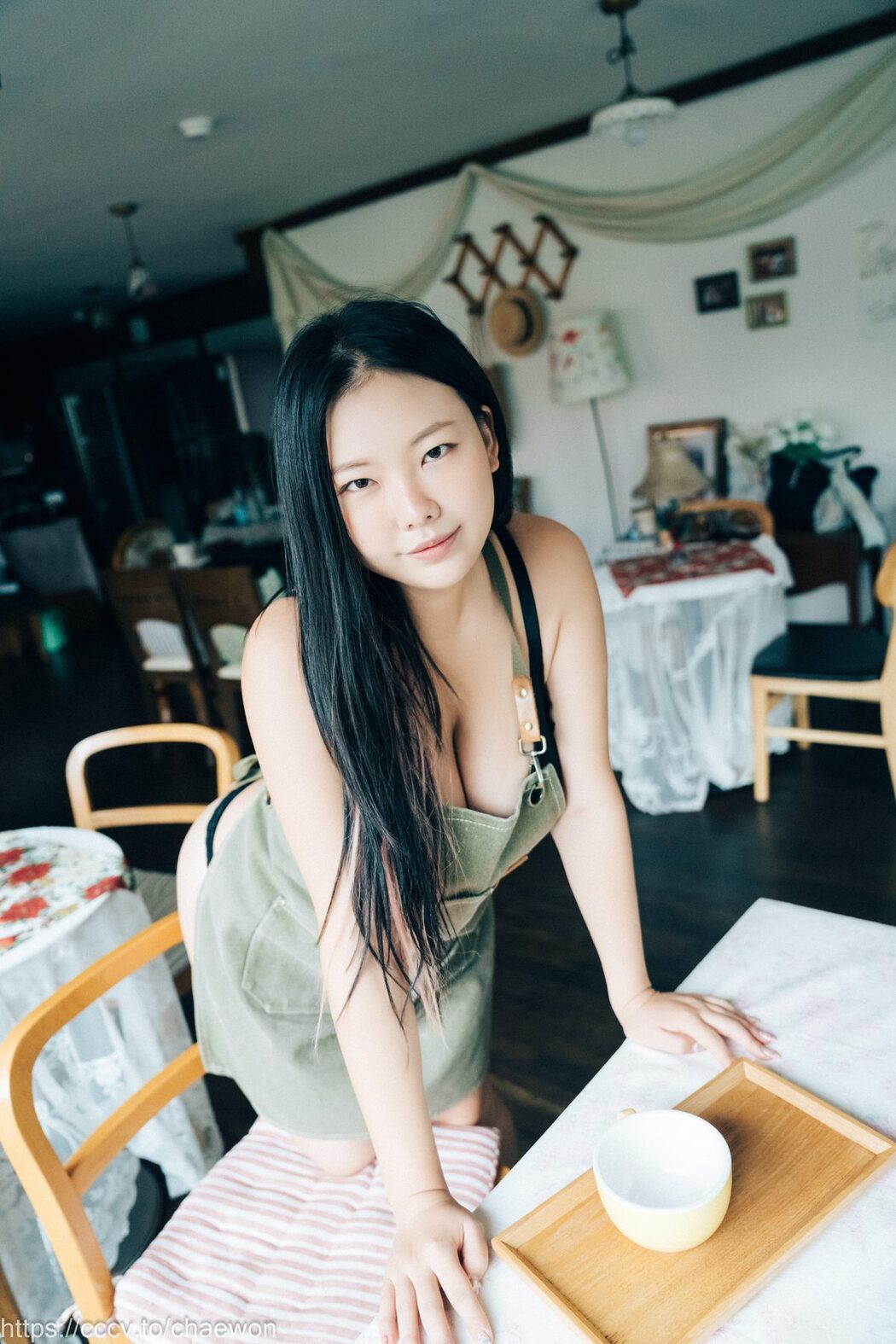 Loozy Ssunskey – Role Cafe A
