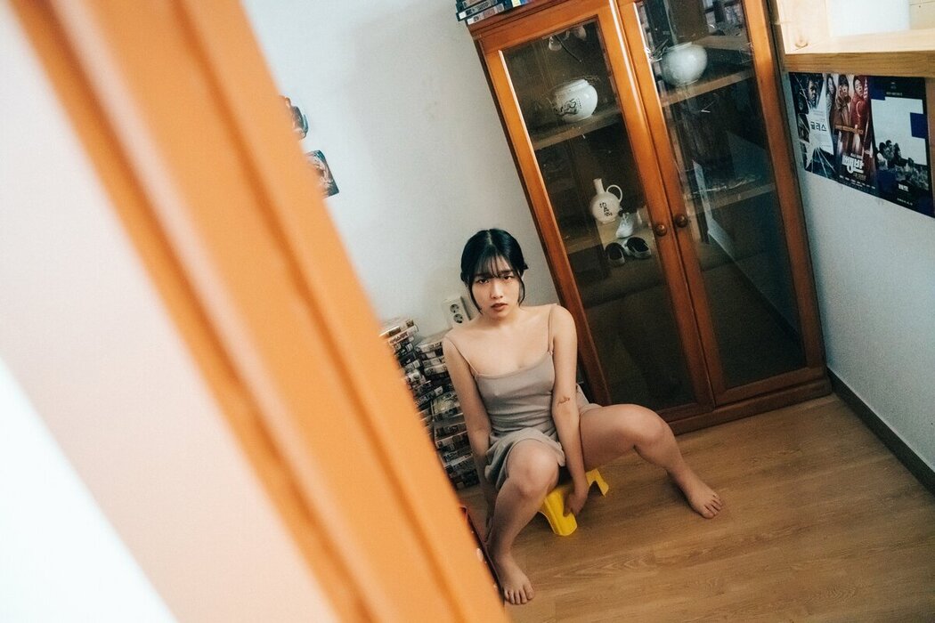 Loozy Sonson 손손 – Comic Shop Girl S.Ver B