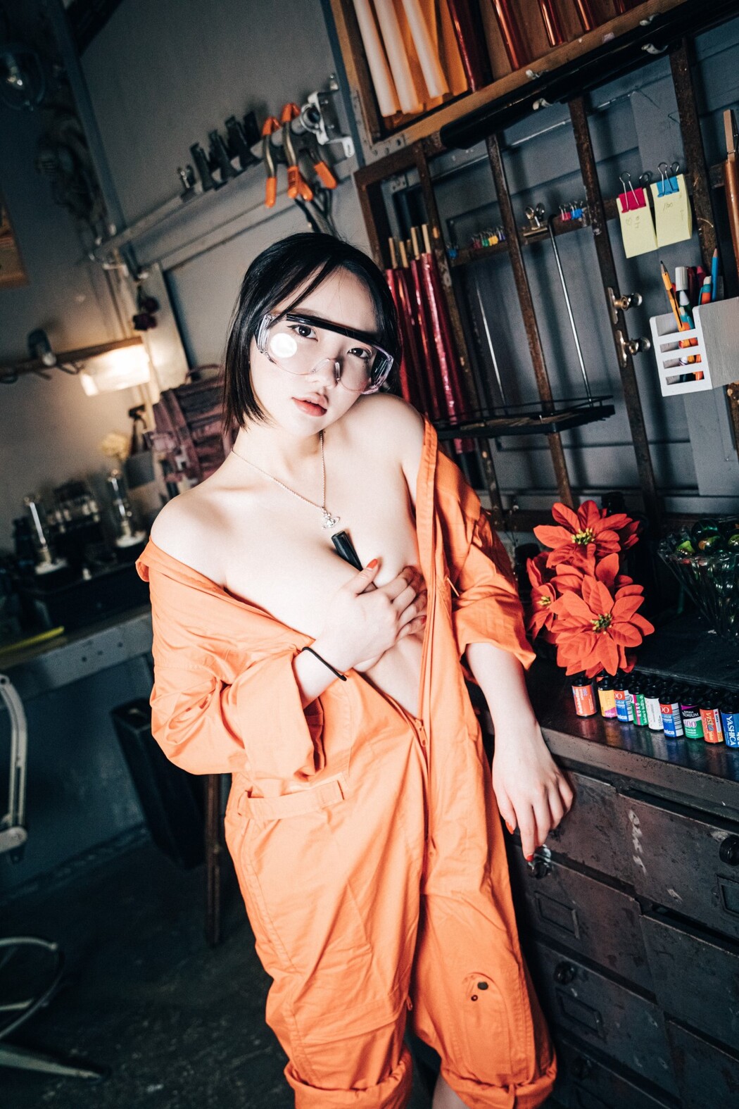 Loozy Son Ye-Eun 손예은 – Where Are My Tools