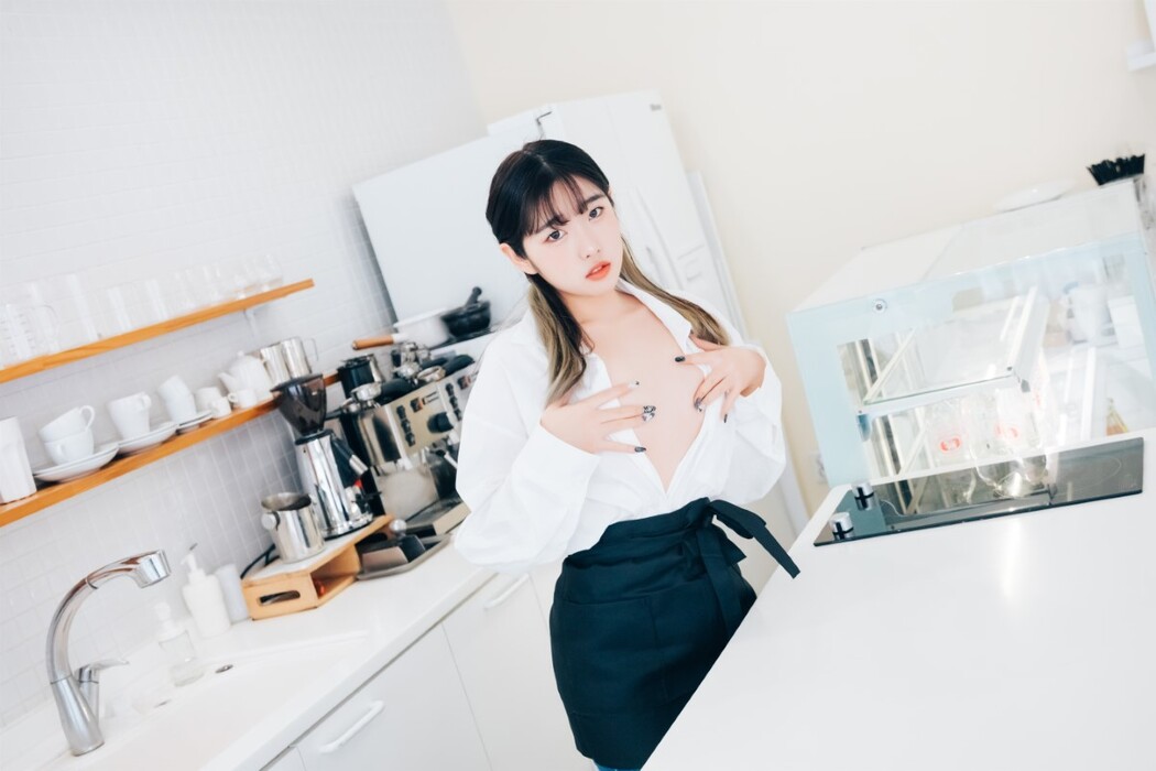 Loozy Sonson 손손 – Nude Apron