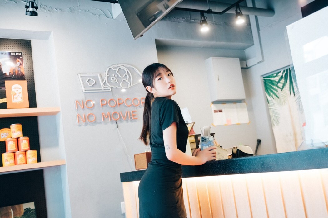 Loozy Sonson 손손 Cinema Girl S.Ver