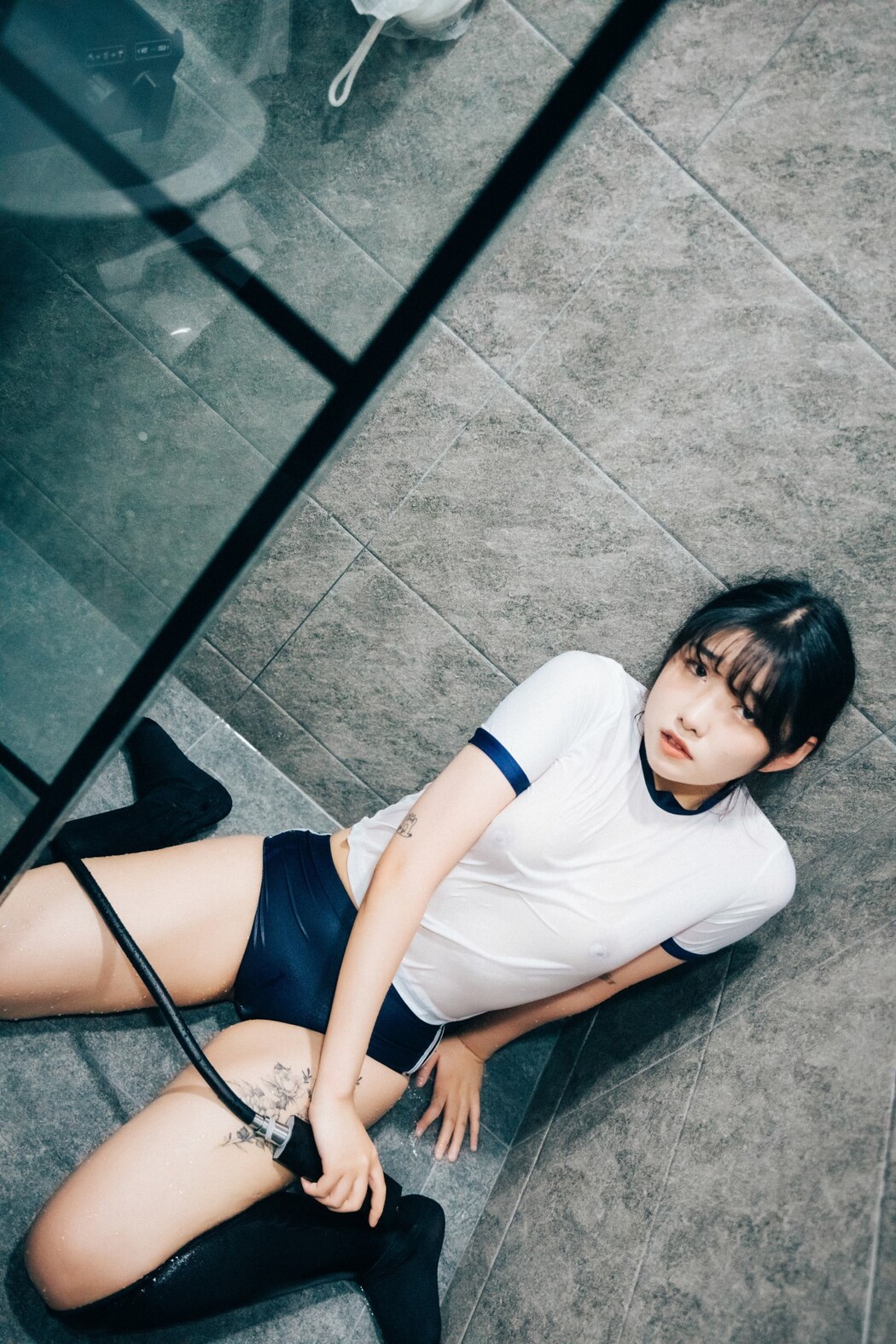 Loozy SonSon 손손 – Date At Home S Ver