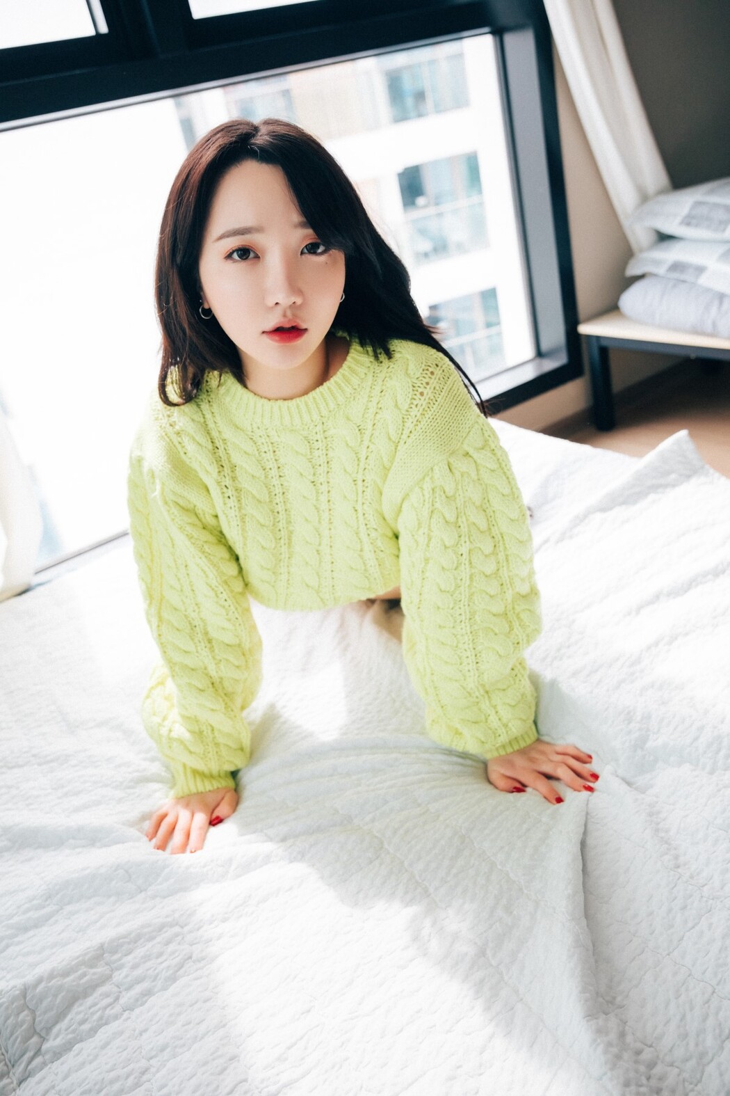 Loozy Son Ye-Eun 손예은 – Travel Partner