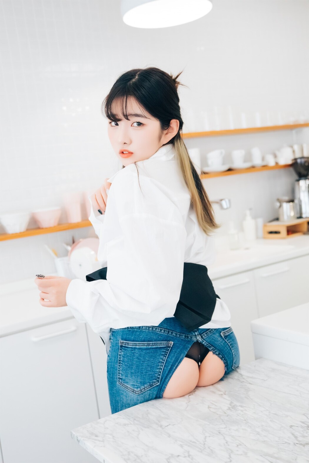 Loozy Sonson 손손 – Nude Apron