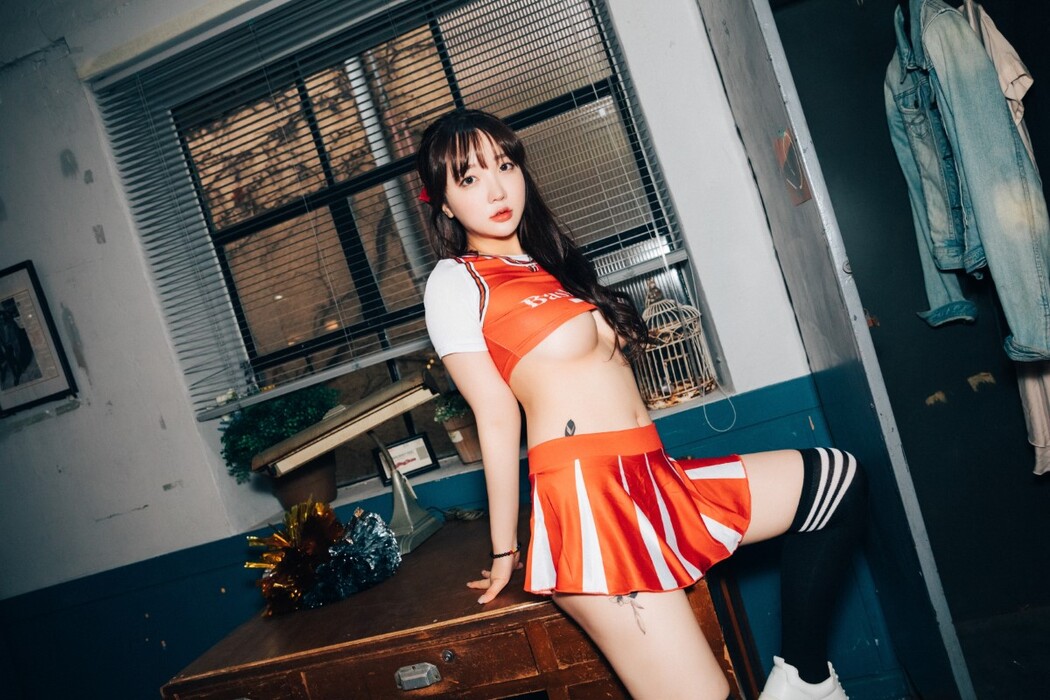 Loozy Son Ye-Eun 손예은 – Cheer Up