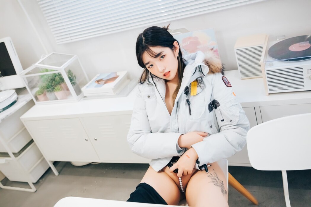 Loozy Sonson 손손 – Nude Apron