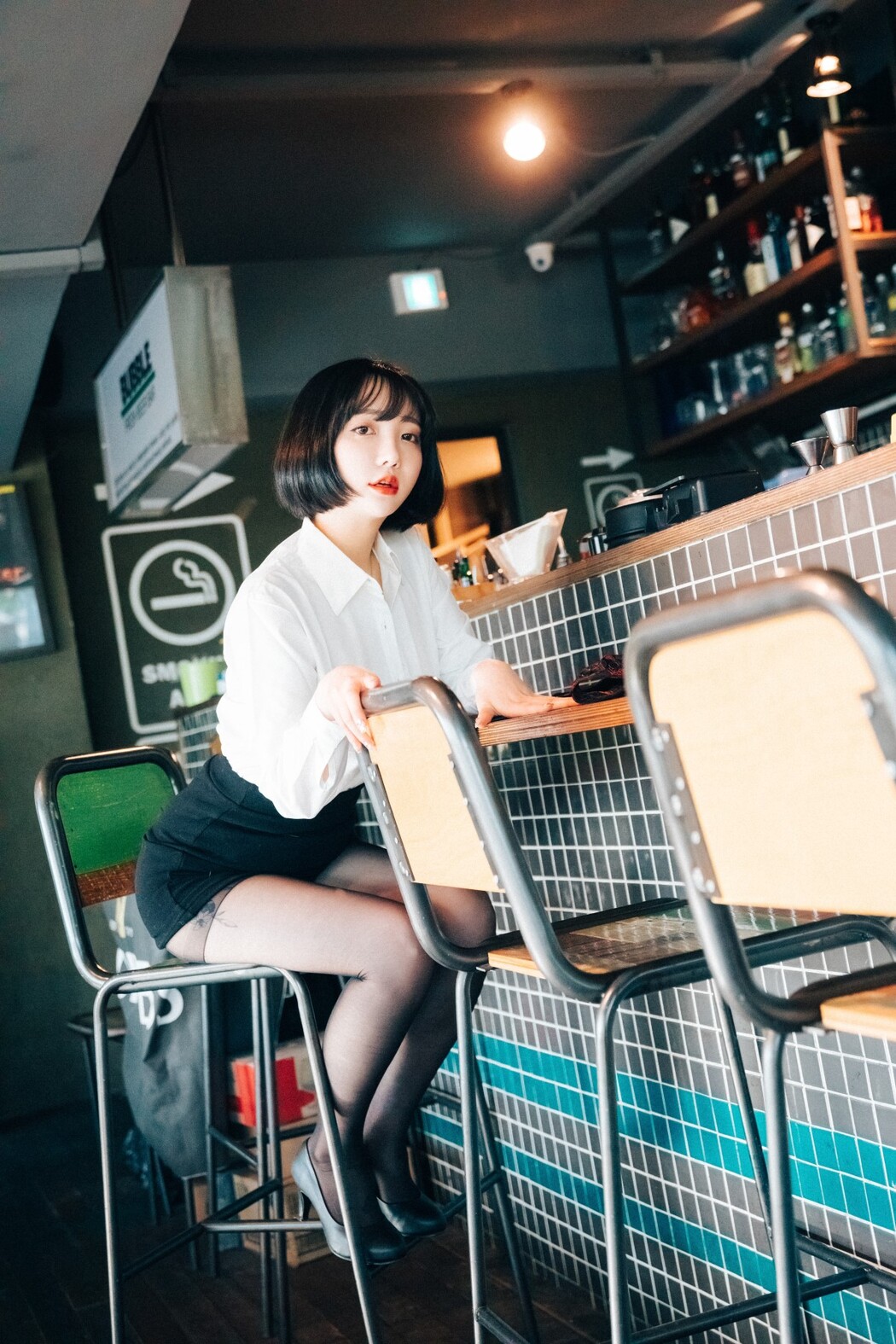 Loozy Son Ye-Eun 손예은 – Tainted Love Bar