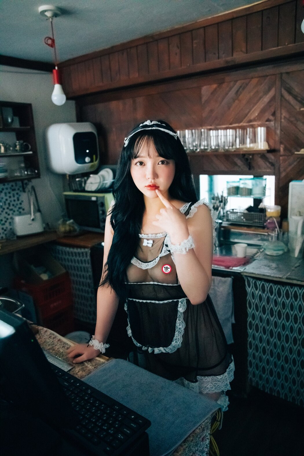 Loozy Son Ye-Eun 손예은 – Fetish Cafe