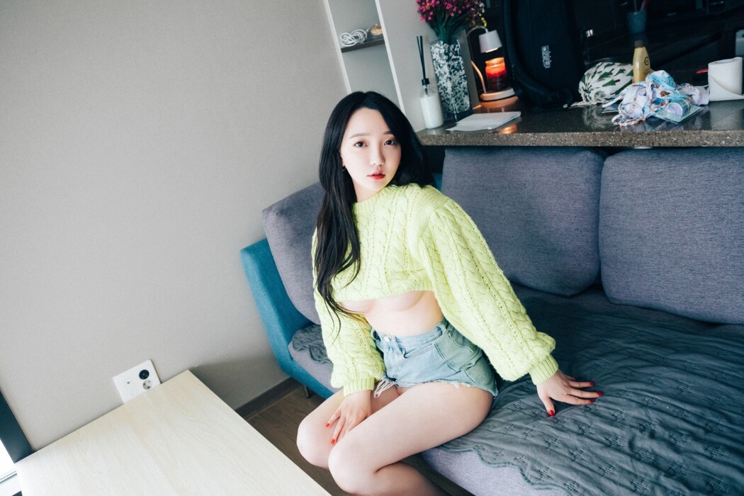 Loozy Son Ye-Eun 손예은 – Travel Partner