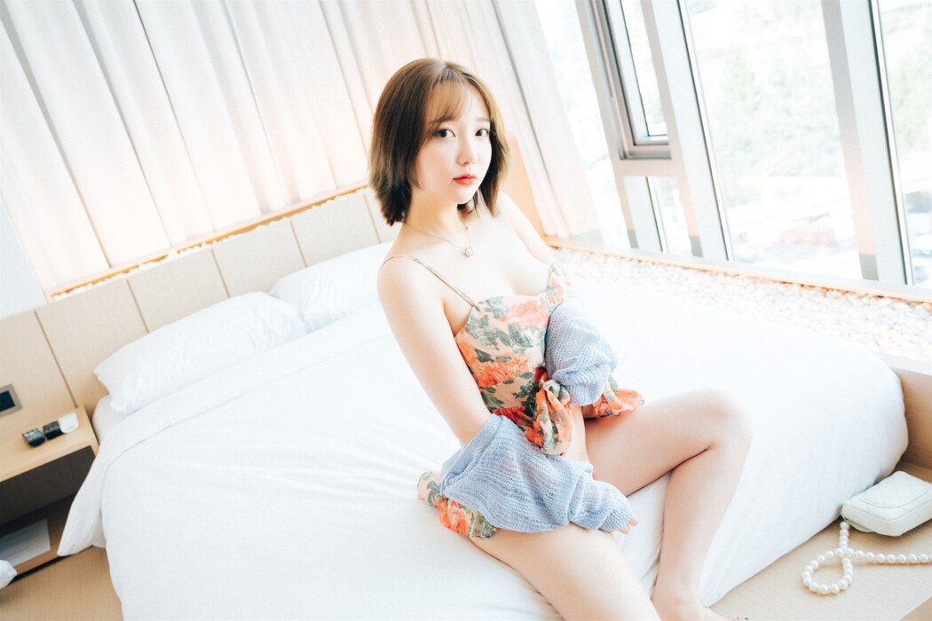 Loozy Son Ye-Eun 손예은 – Lover In Hotel Part 1