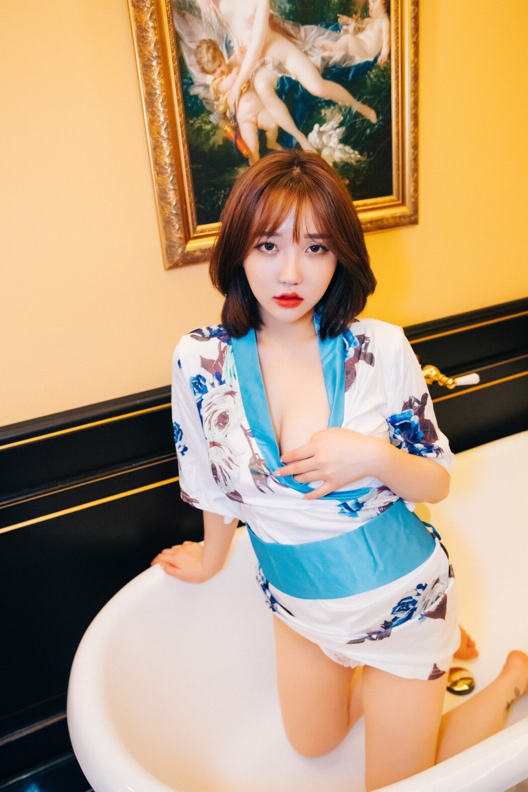 Loozy Son Ye-Eun 손예은 – Halloqueen S.Ver