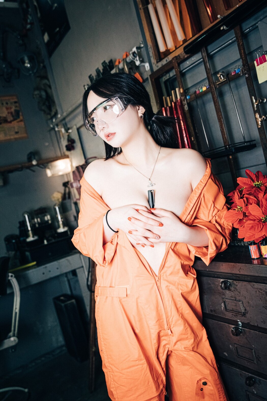 Loozy Son Ye-Eun 손예은 – Where Are My Tools