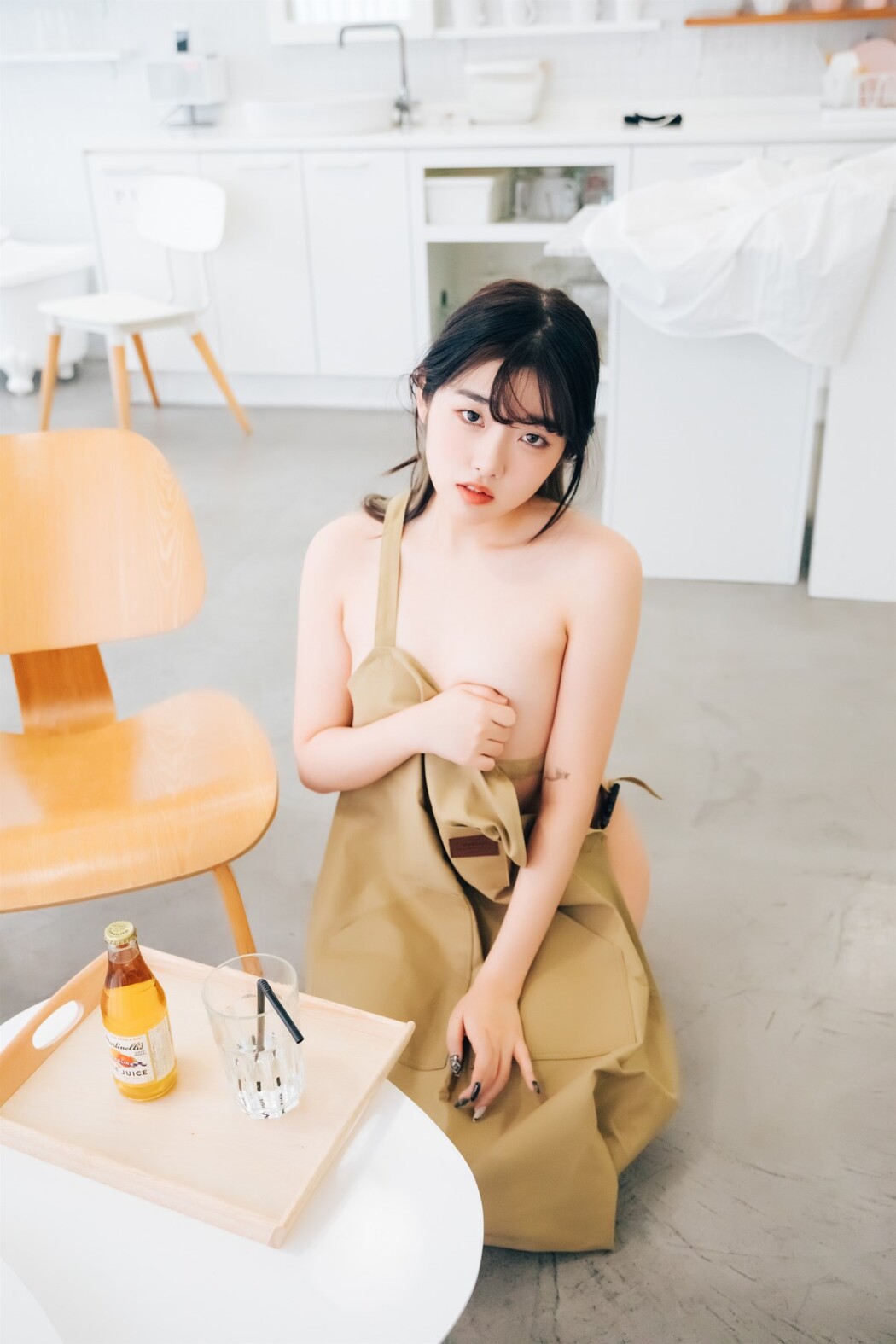 Loozy Sonson 손손 – Nude Apron
