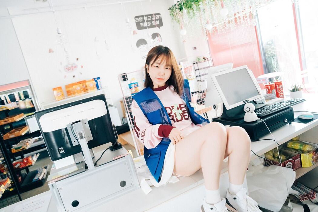 Loozy Yeri – Pocket Girl Alba A