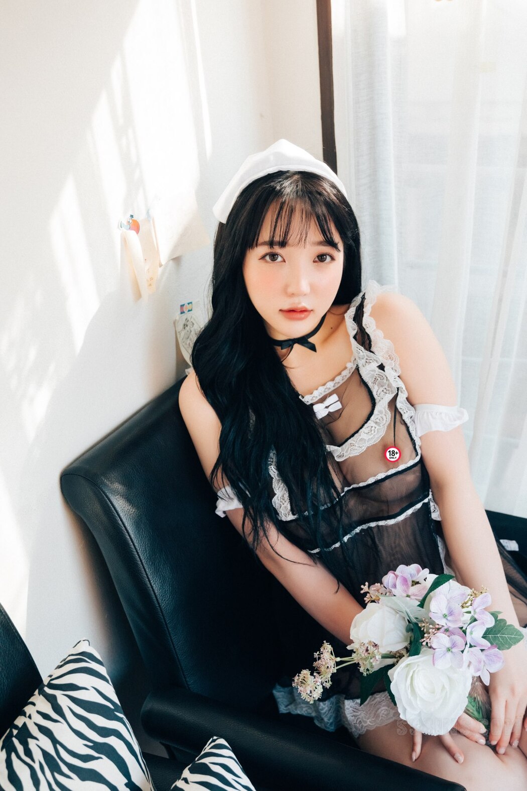 Loozy Son Ye-Eun 손예은 – Fetish Cafe