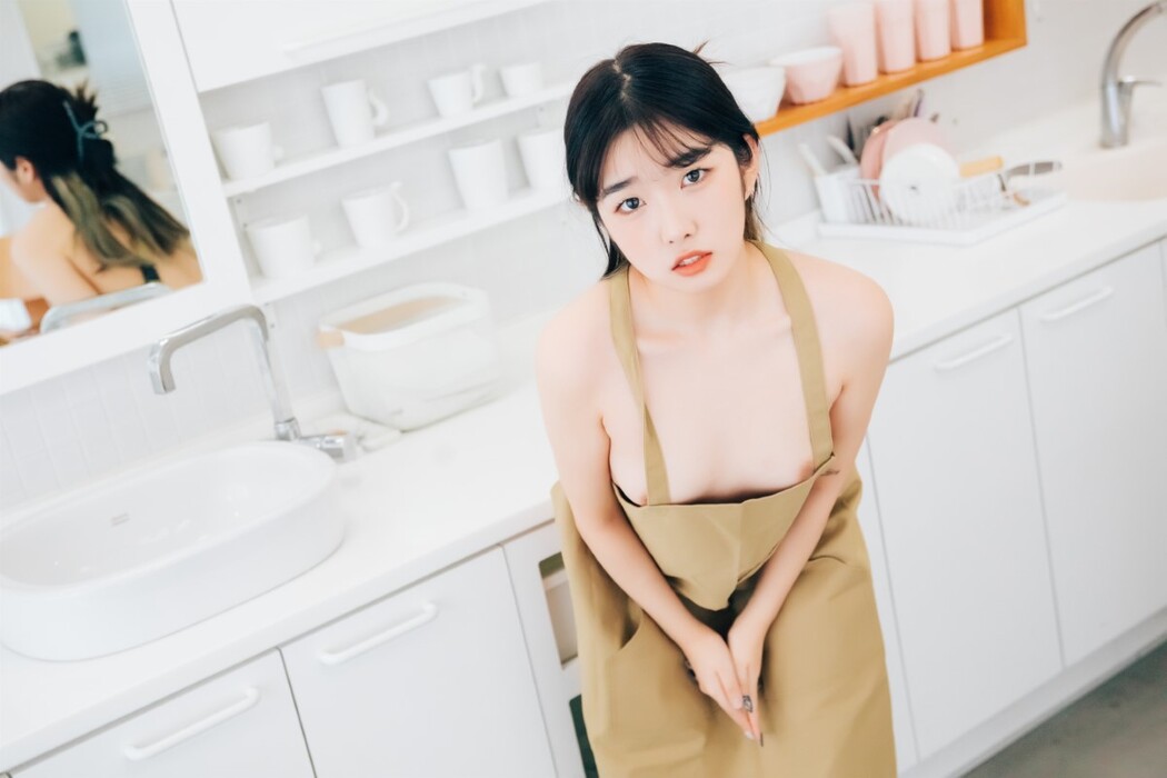 Loozy Sonson 손손 – Nude Apron