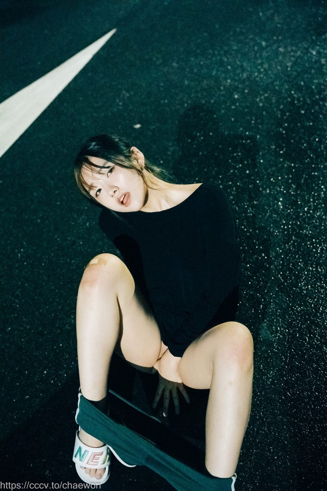 Loozy SonSon 손손 – Public Toilet A
