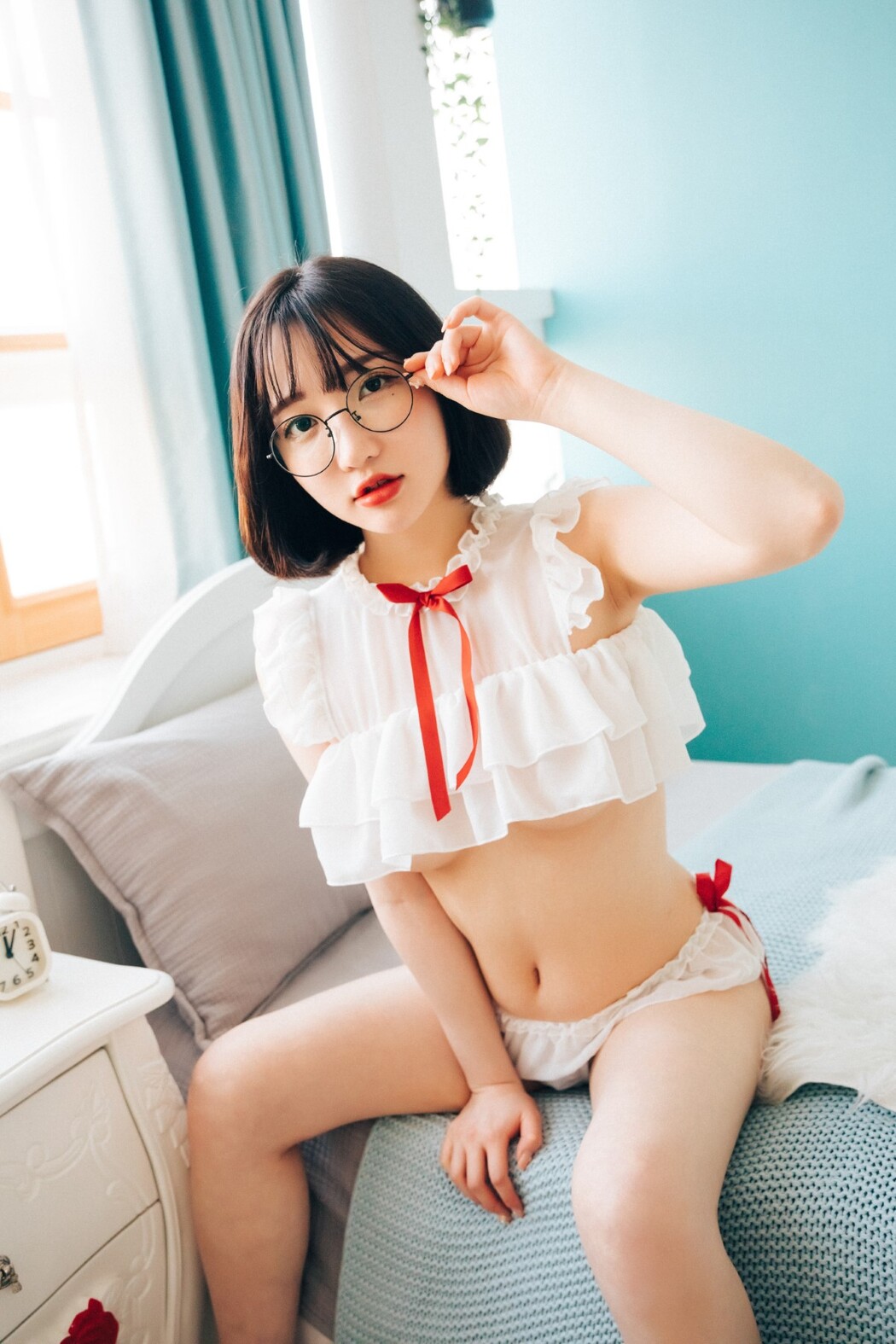 Loozy The Queen is Back – Son Ye-Eun 손예은