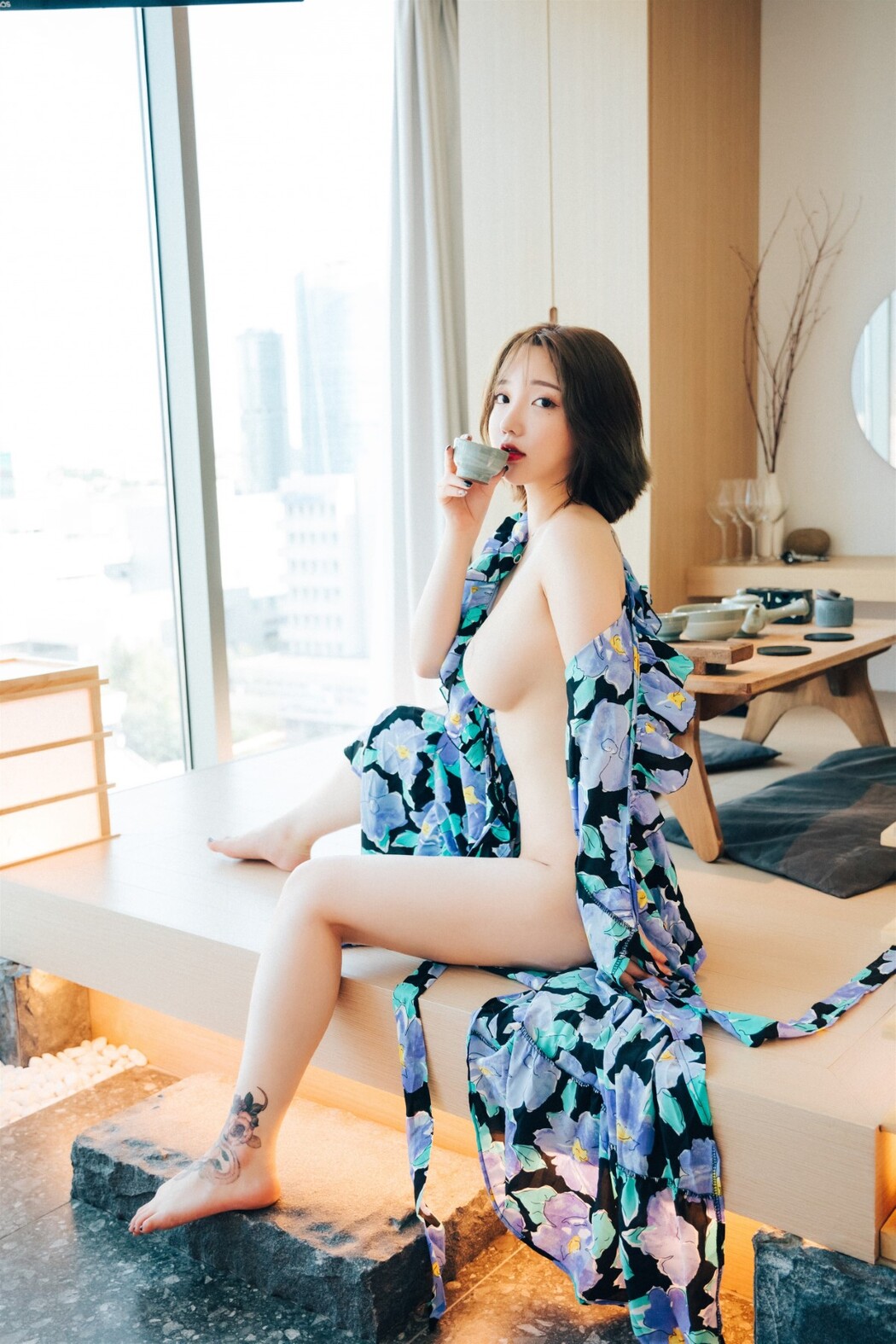 Loozy Son Ye-Eun 손예은 – Lover In Hotel Part 1