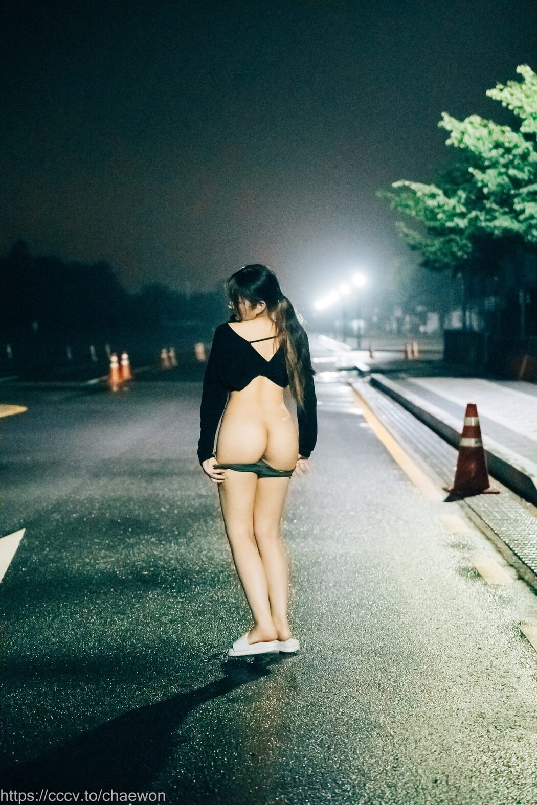 Loozy SonSon 손손 – Public Toilet A