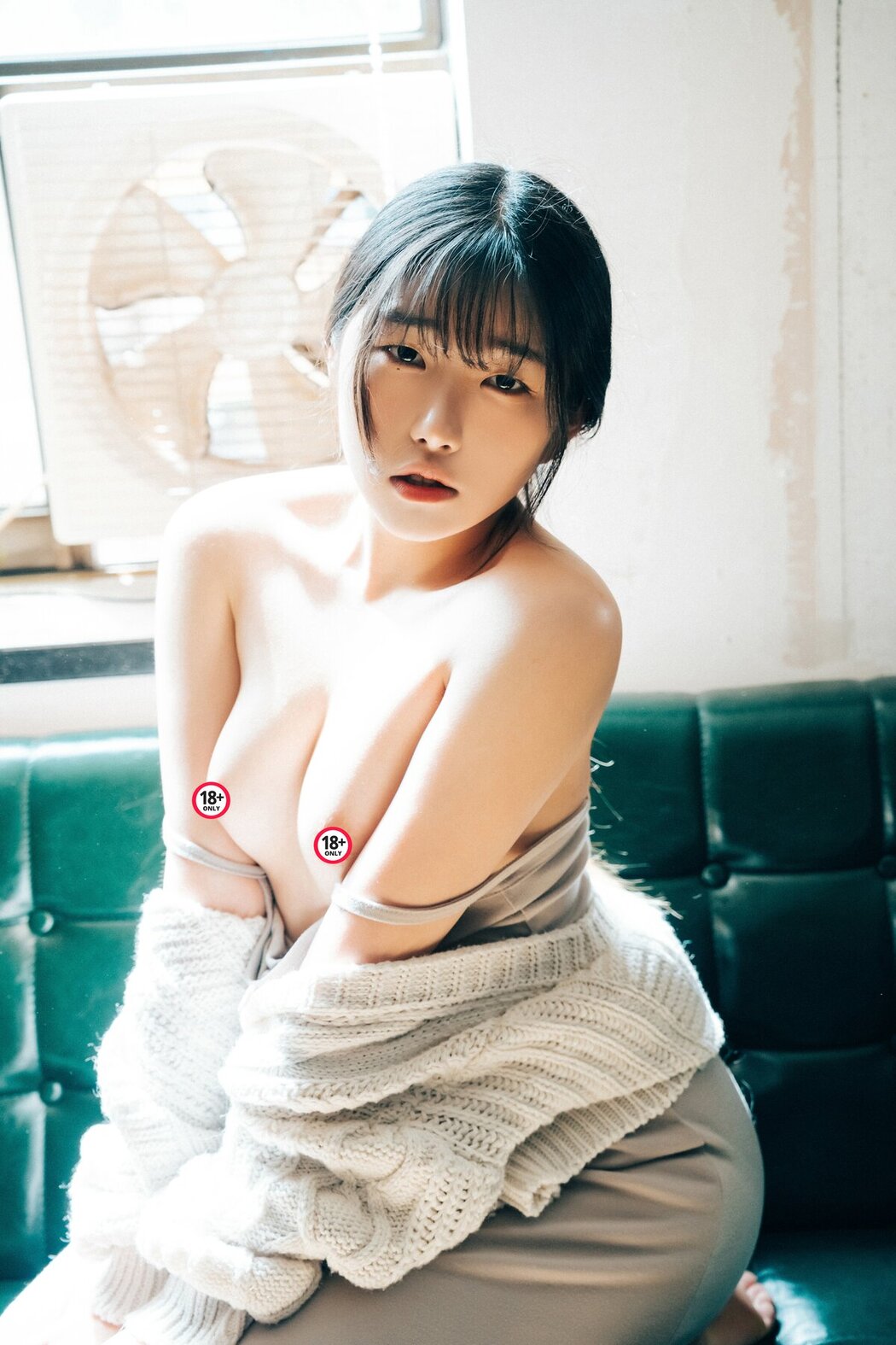 Loozy Sonson 손손 – Comic Shop Girl S.Ver B