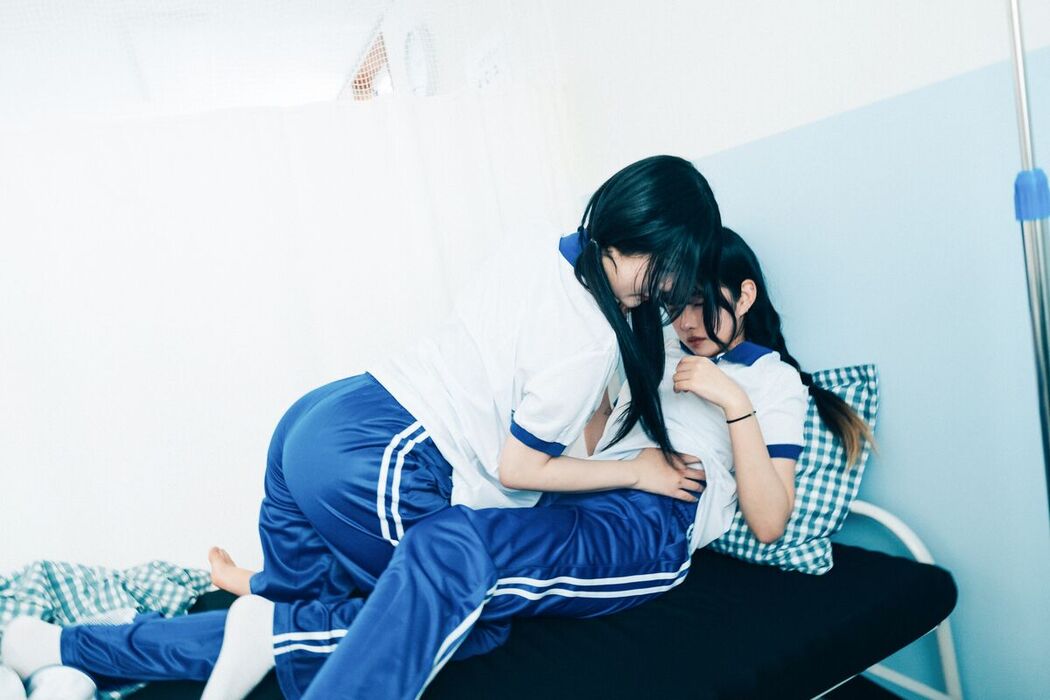 Loozy Sonson 손손 x Zia 지아 – Bitch Academy B