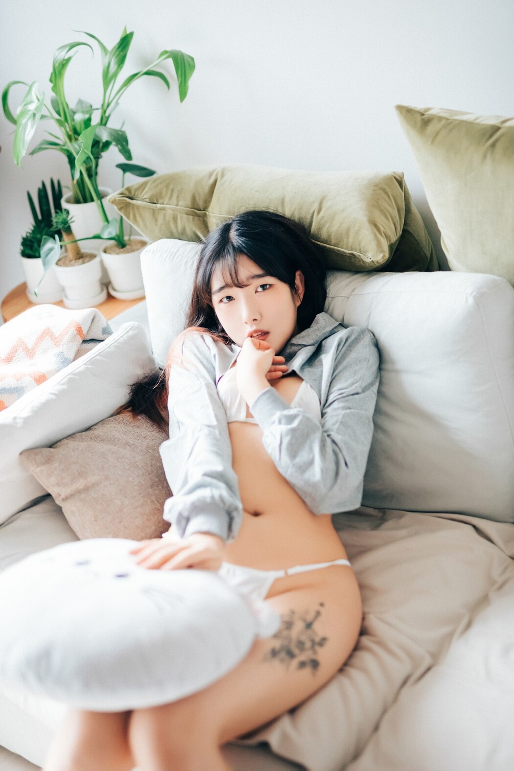 Loozy SonSon 손손 – Date At Home S Ver