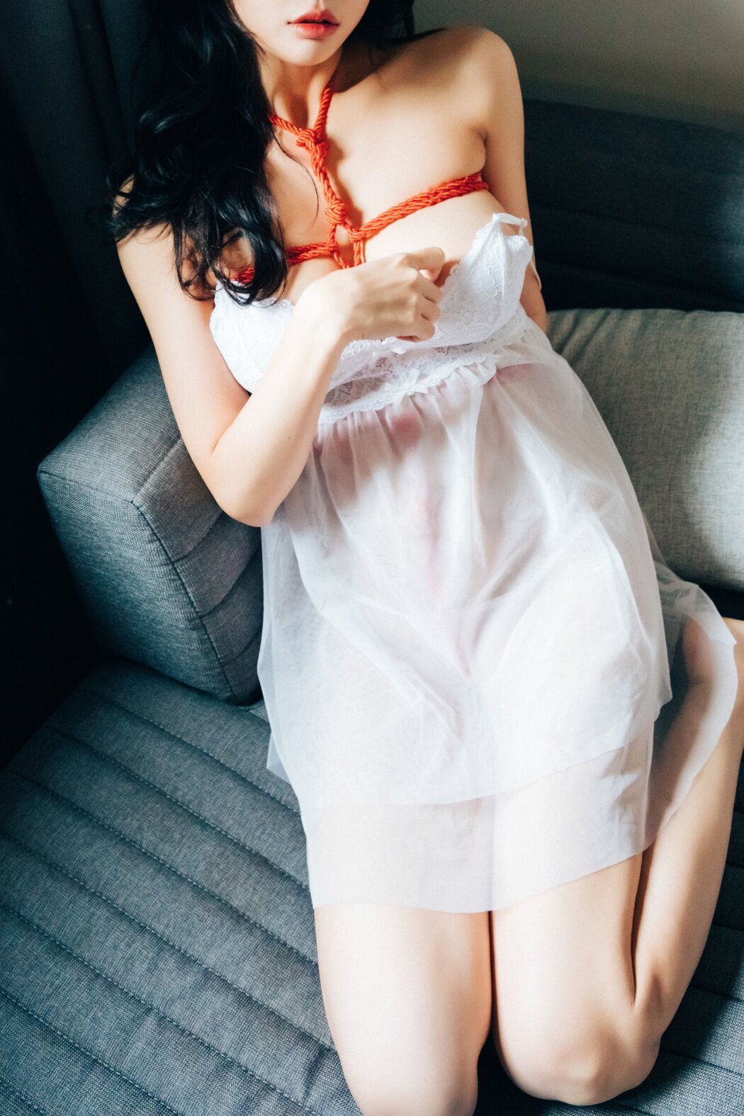 Loozy YeonYu 연유 – Take Off A Sticker A
