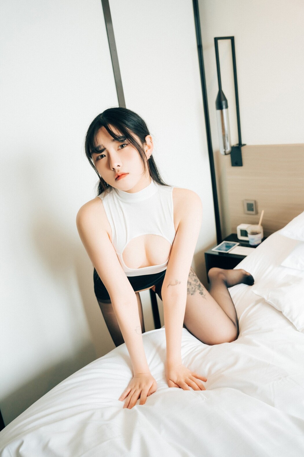 Loozy SonSon 손손 – Spit On Mex A