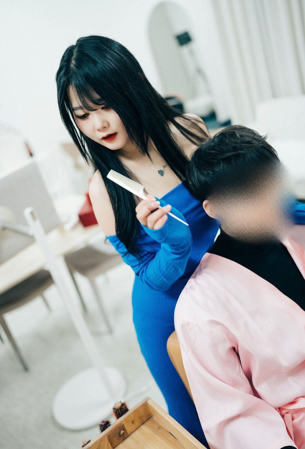 Loozy Zia – Adult Hair Shop Part1