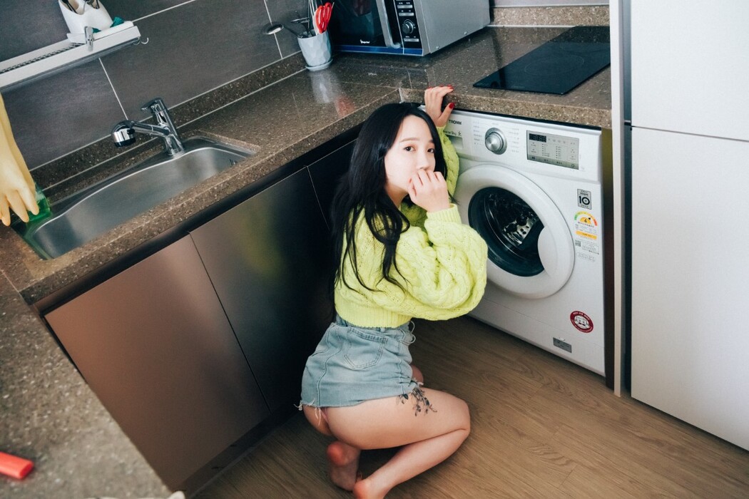 Loozy Son Ye-Eun 손예은 – Travel Partner