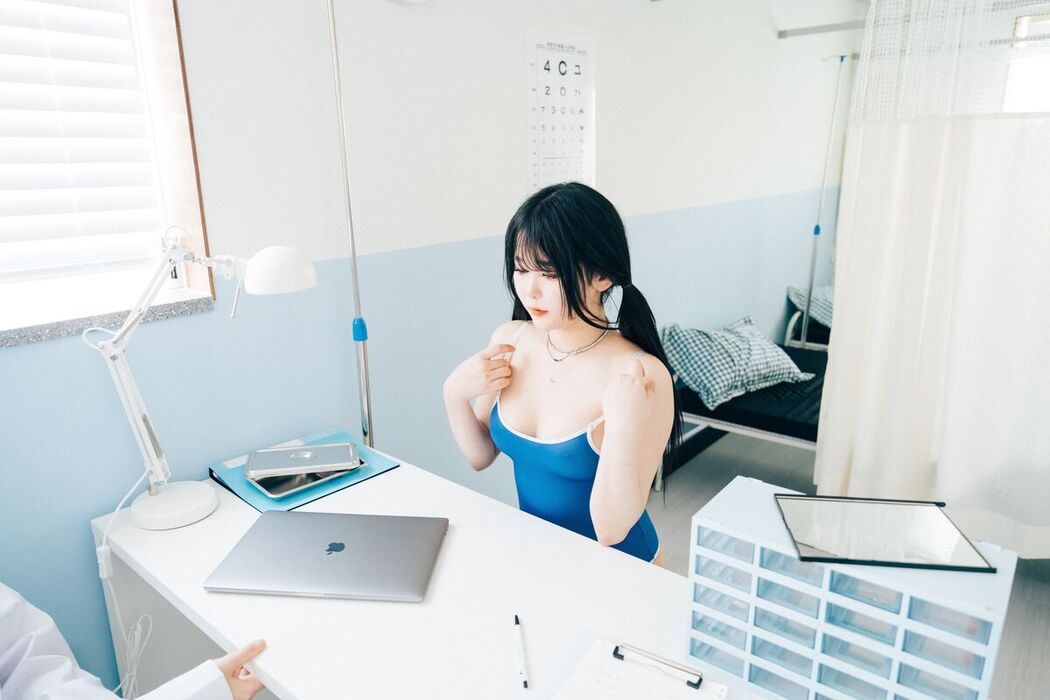 Loozy Sonson 손손 x Zia 지아 – Bitch Academy A