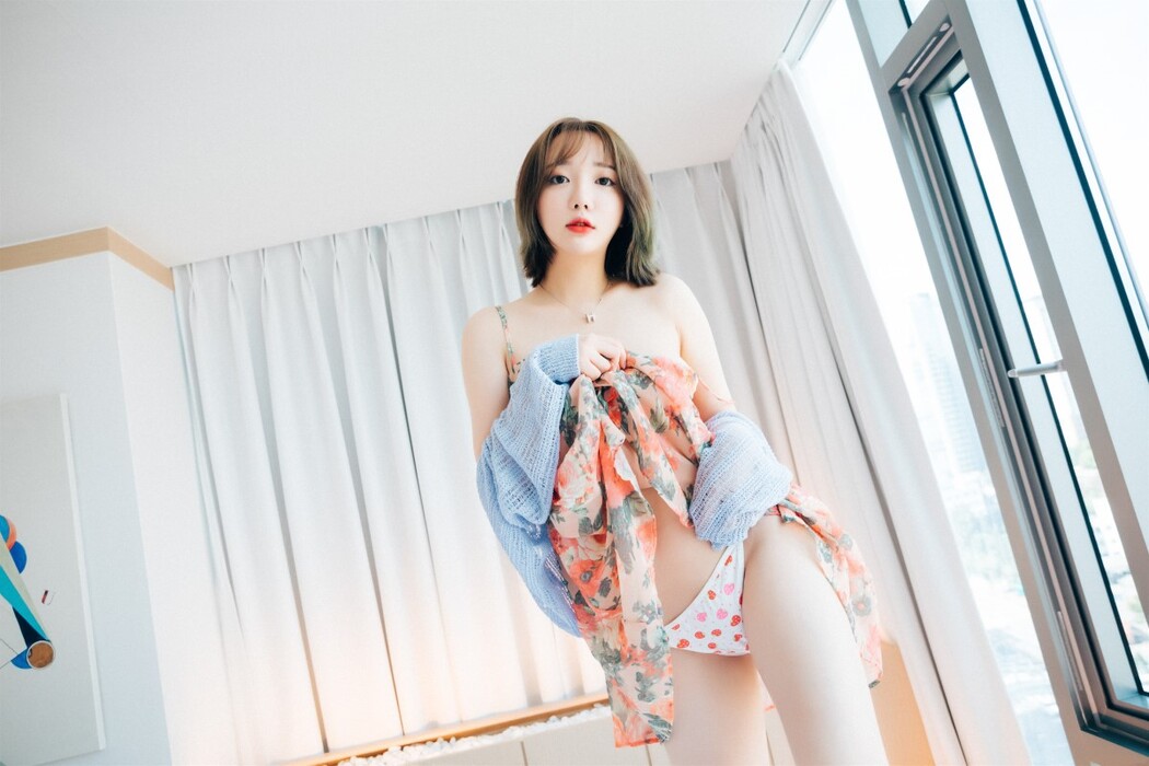 Loozy Son Ye-Eun 손예은 – Lover In Hotel Part 1