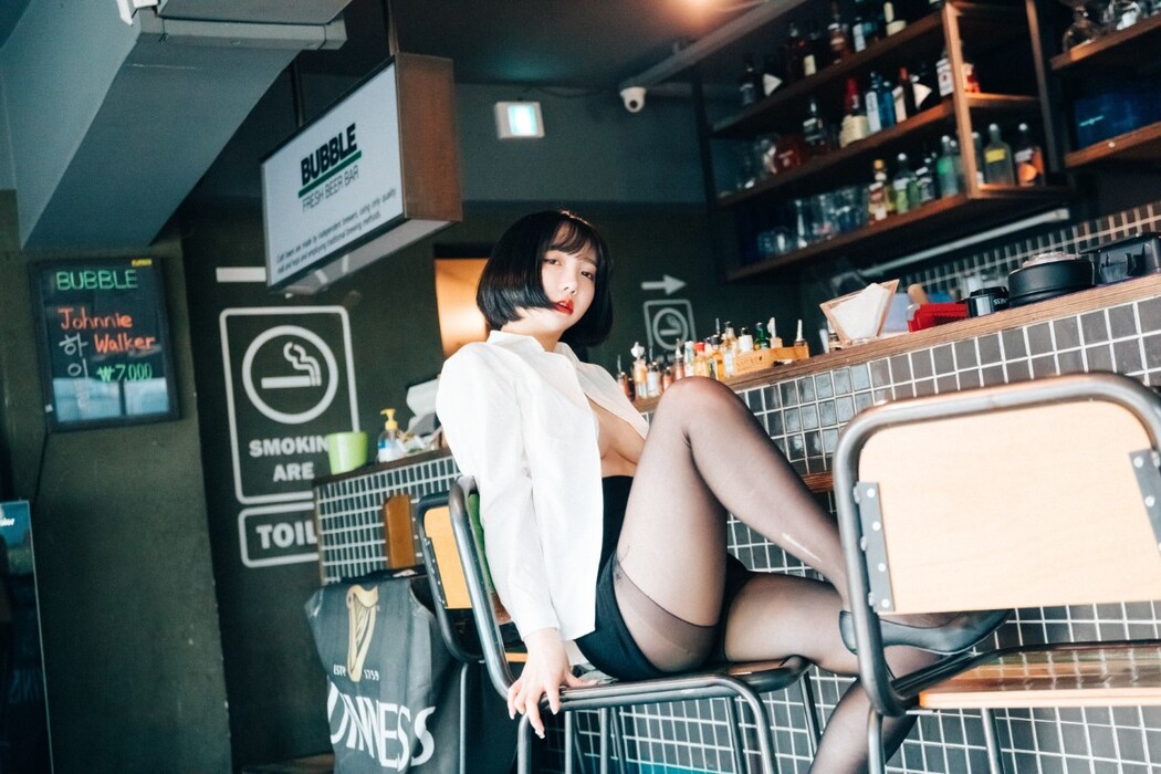Loozy Son Ye-Eun 손예은 – Tainted Love Bar