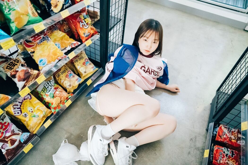 Loozy Yeri – Pocket Girl Alba A