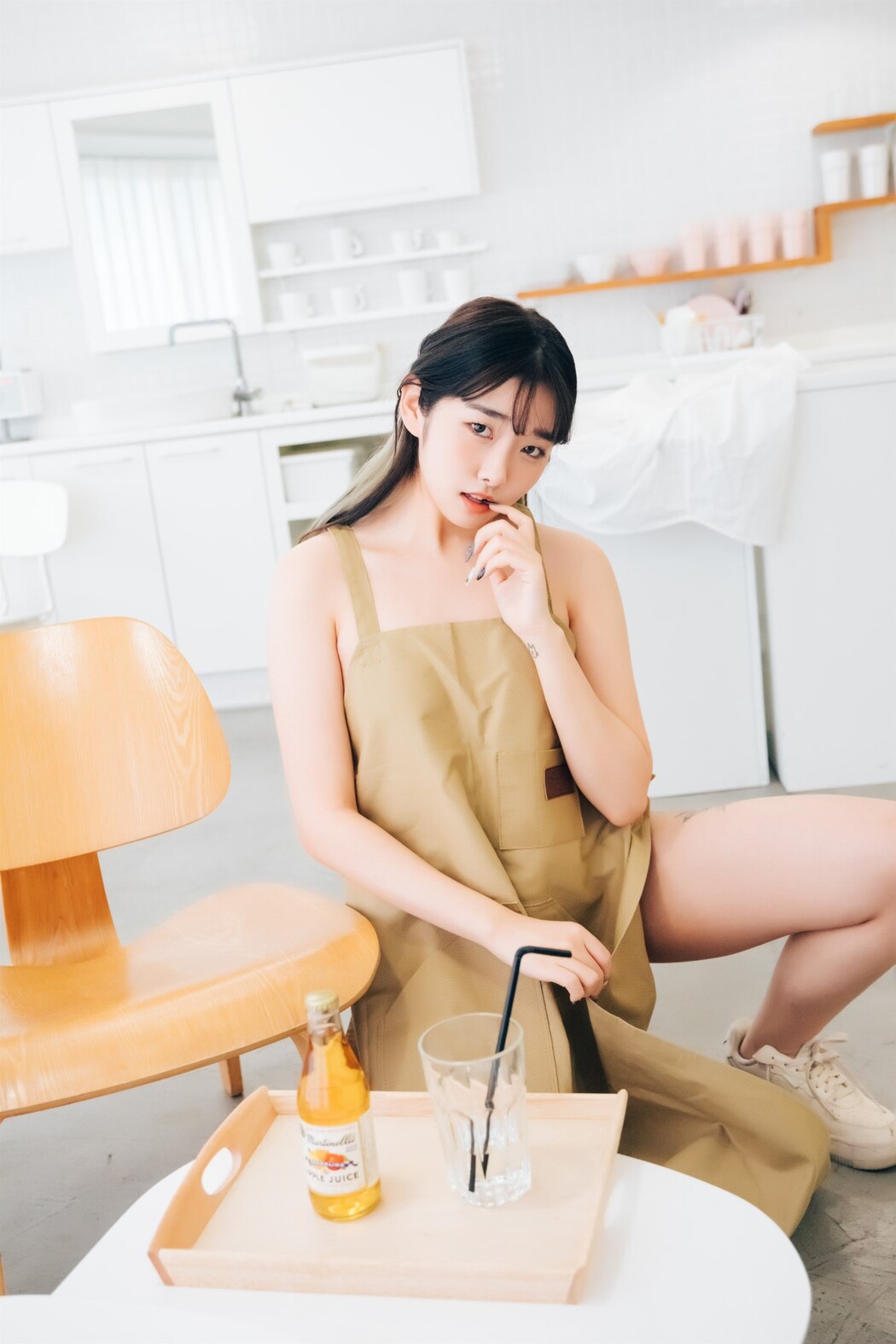 Loozy Sonson 손손 – Nude Apron