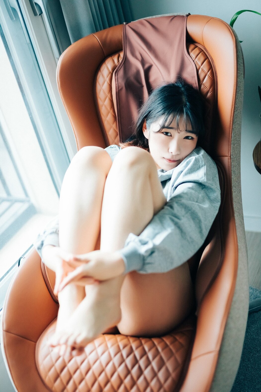 Loozy SonSon 손손 – Date At Home S Ver