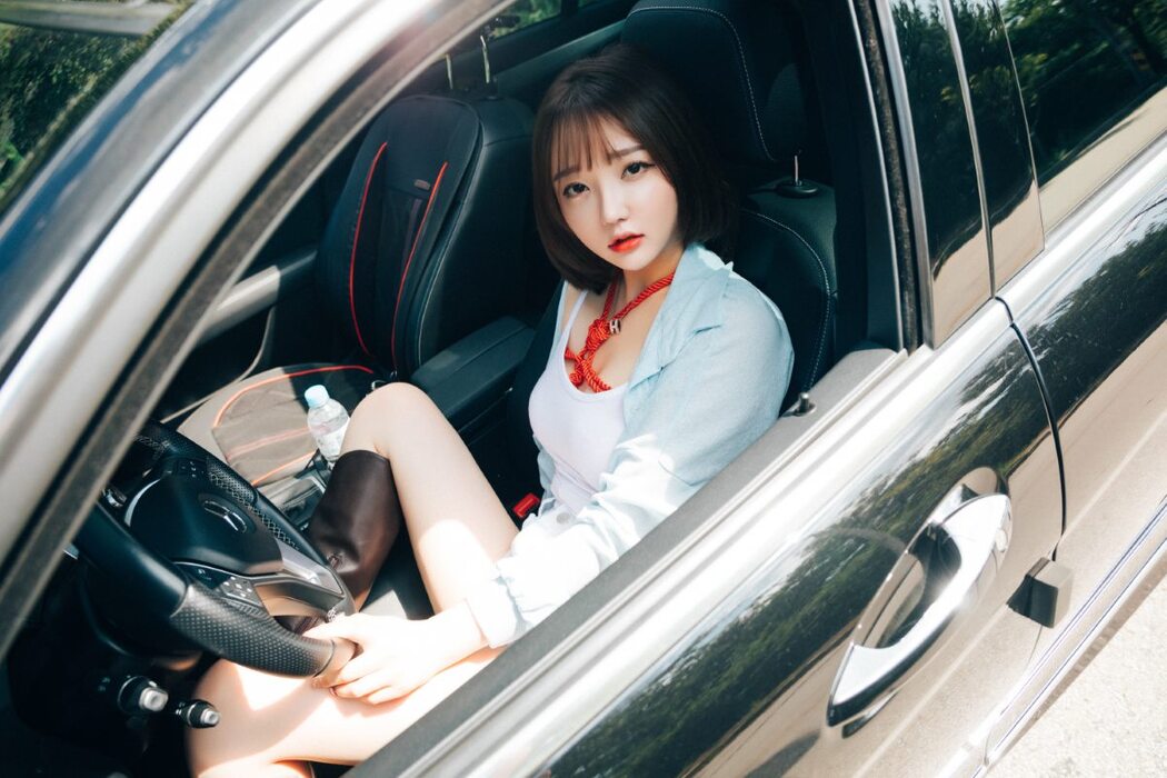 Loozy Son Ye-Eun 손예은 – SM CarXXX