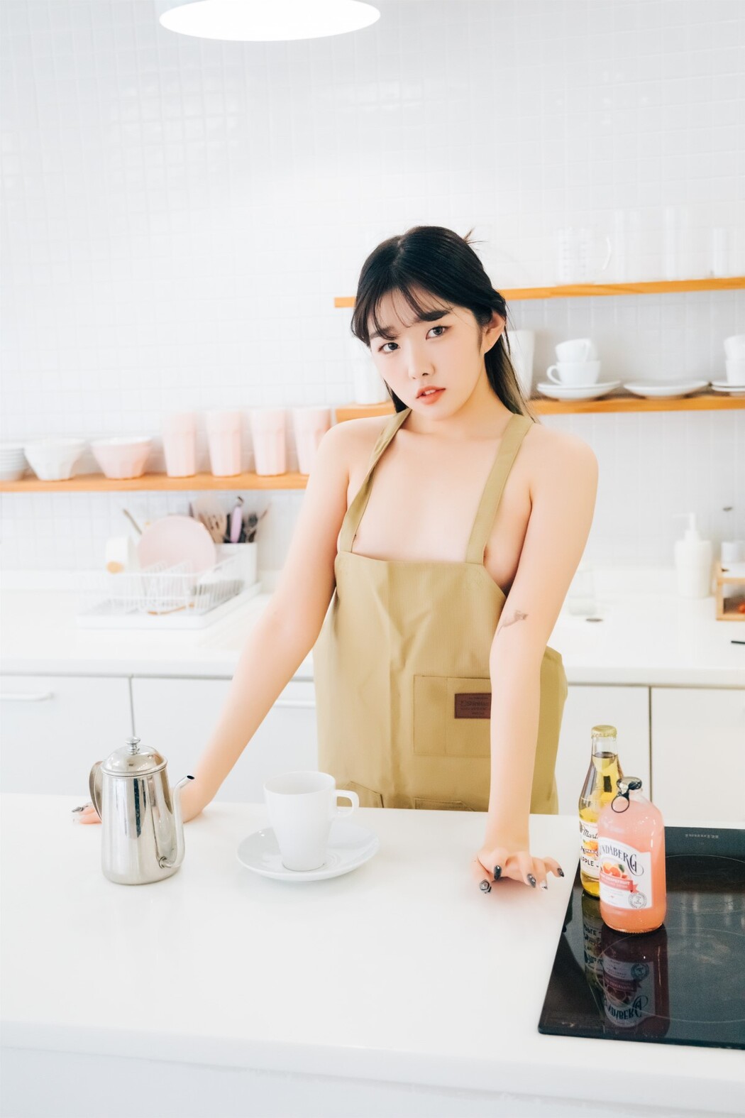 Loozy Sonson 손손 – Nude Apron