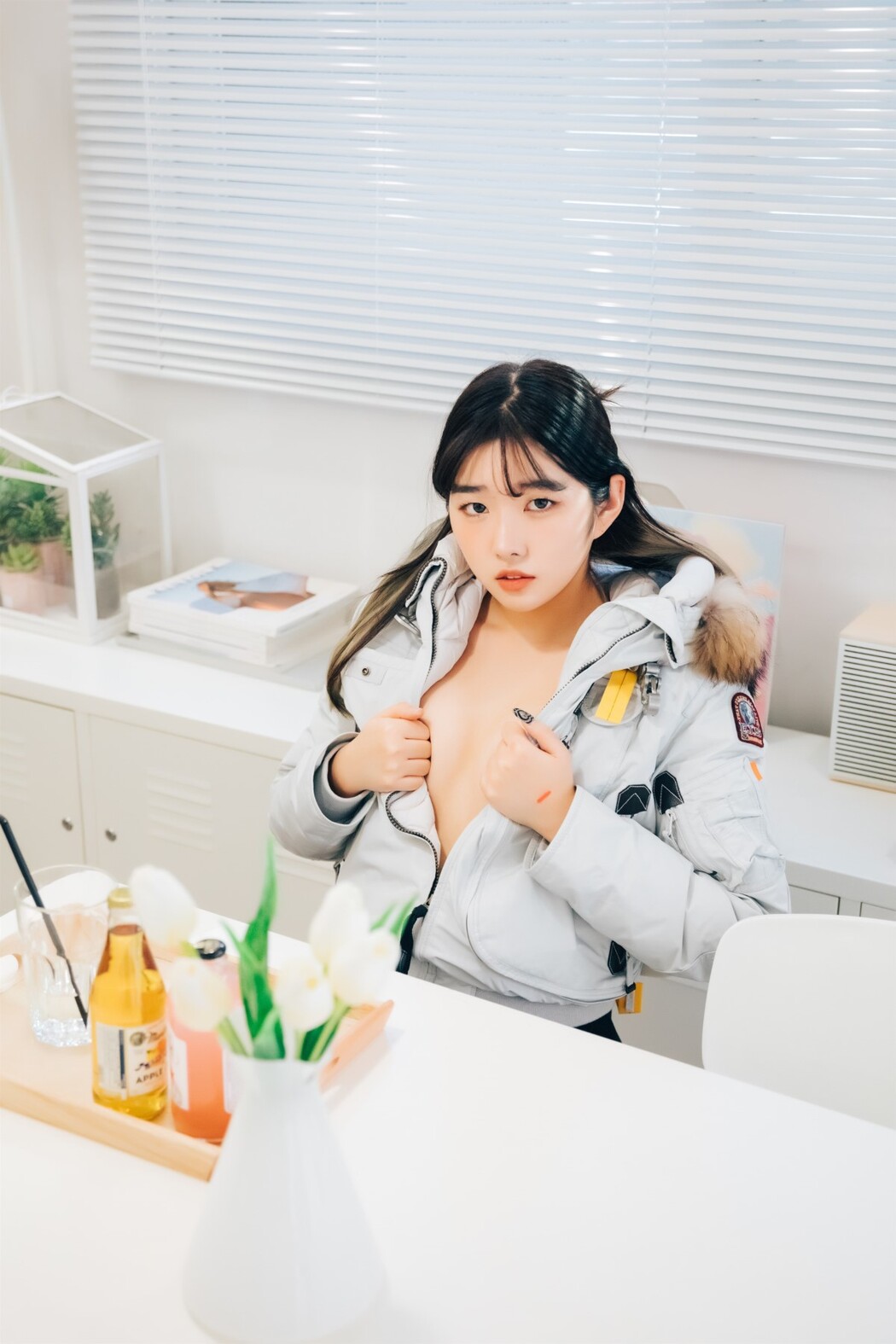 Loozy Sonson 손손 – Nude Apron
