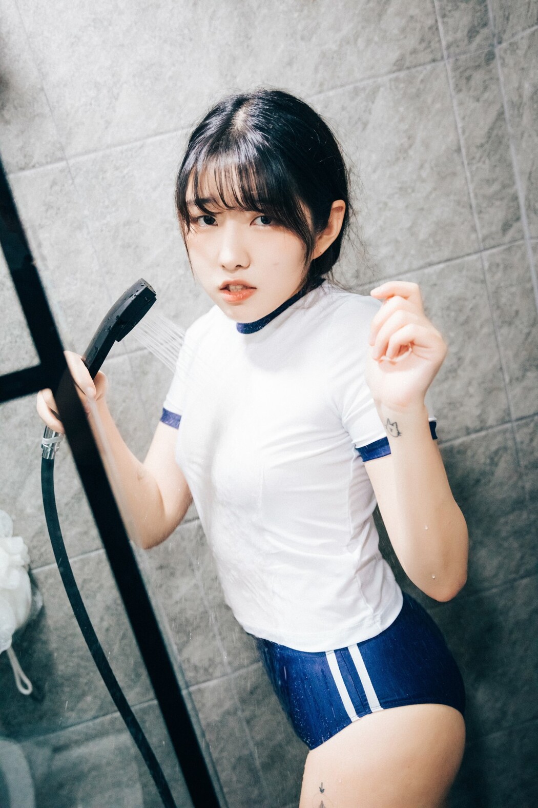 Loozy SonSon 손손 – Date At Home S Ver