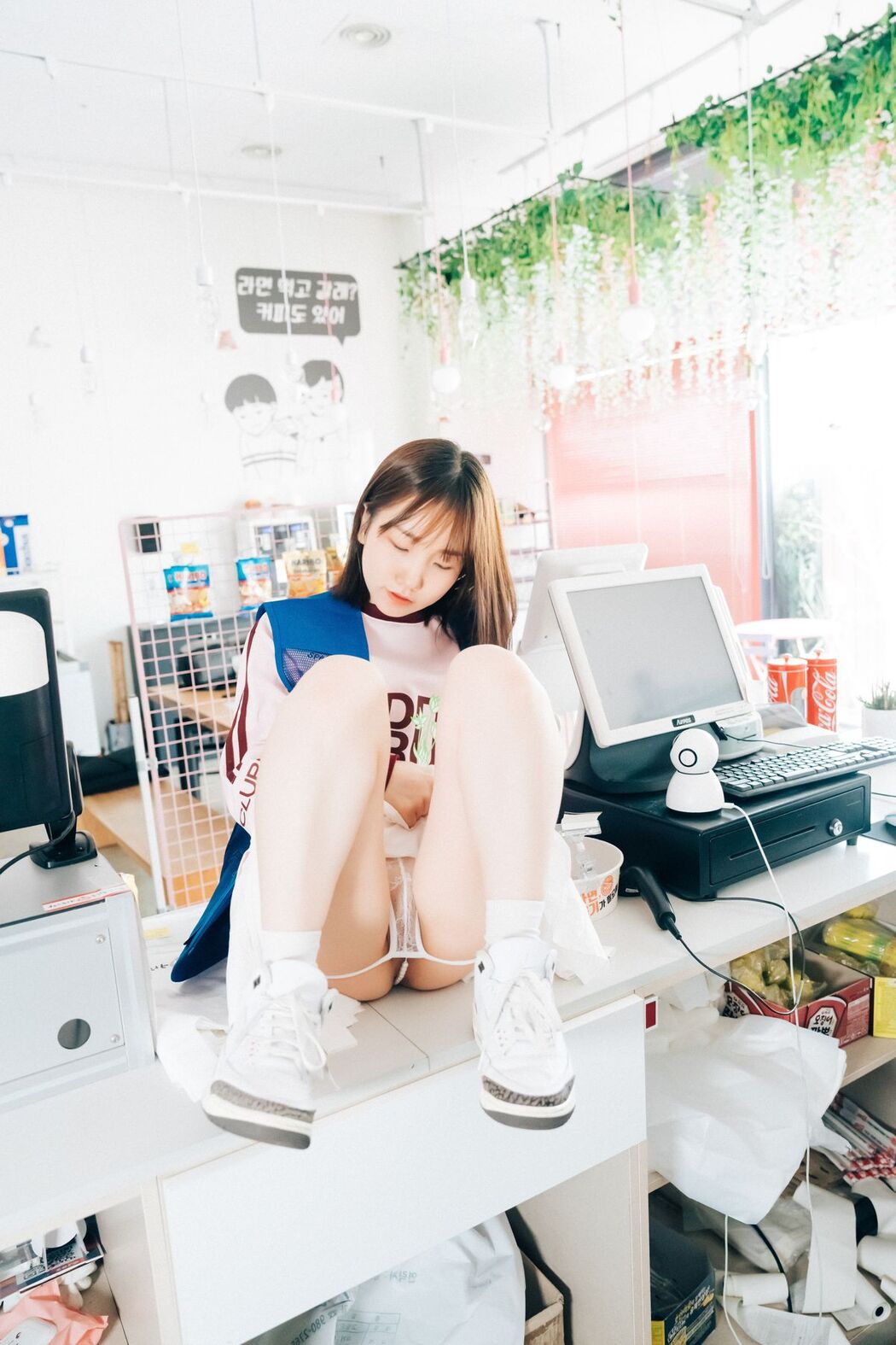 Loozy Yeri – Pocket Girl Alba A