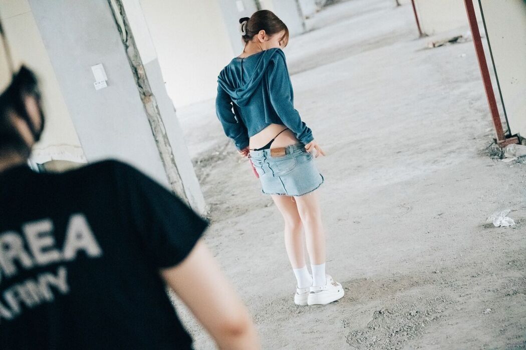 Loozy Yeri – Enjoying Outdoor Part1