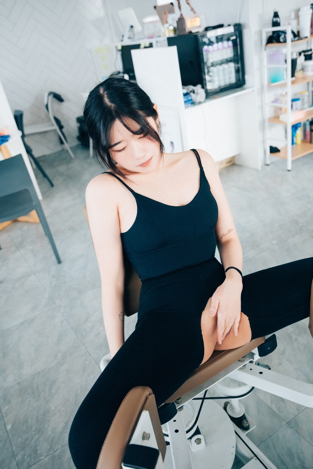 Loozy Sonson 손손 – Personal Trainer S.Ver