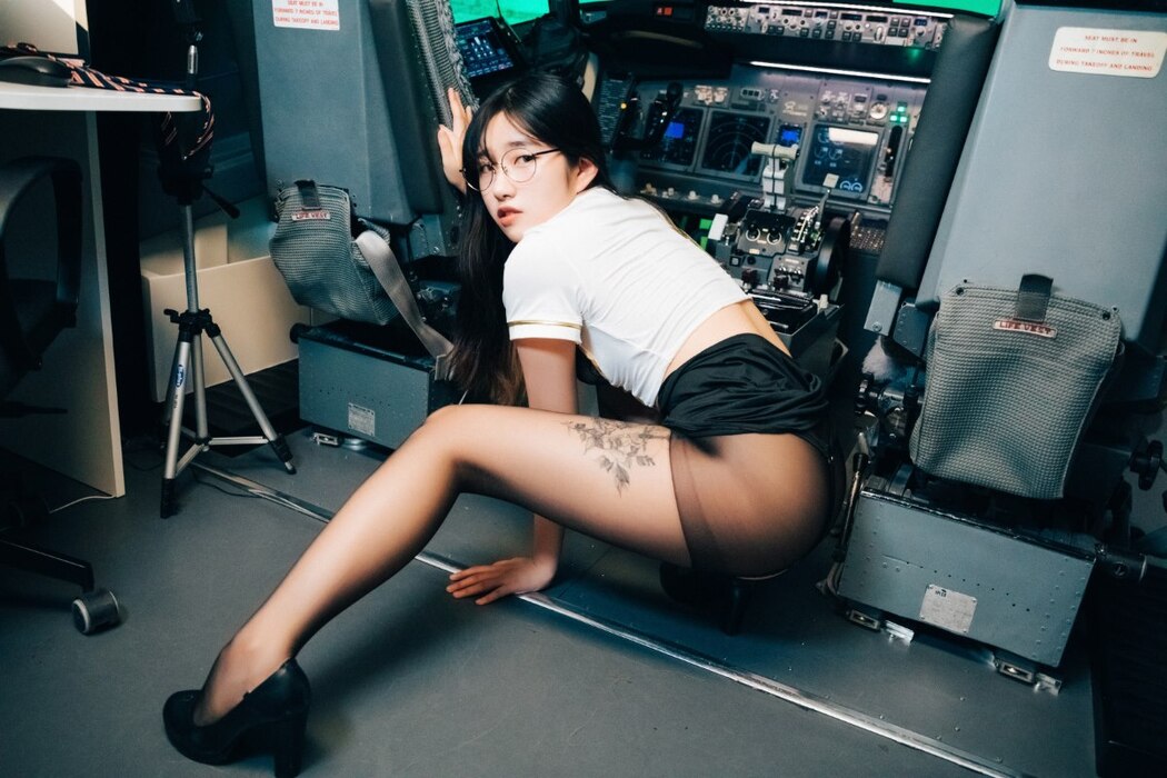 Loozy Sonson 손손 – Night Flight B