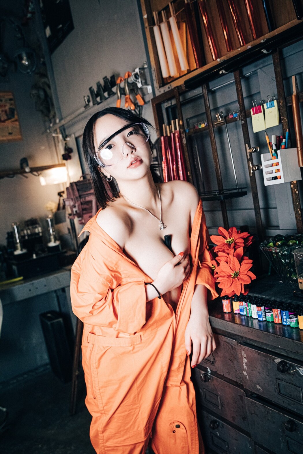 Loozy Son Ye-Eun 손예은 – Where Are My Tools