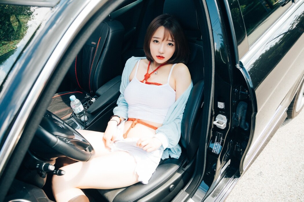 Loozy Son Ye-Eun 손예은 – SM CarXXX